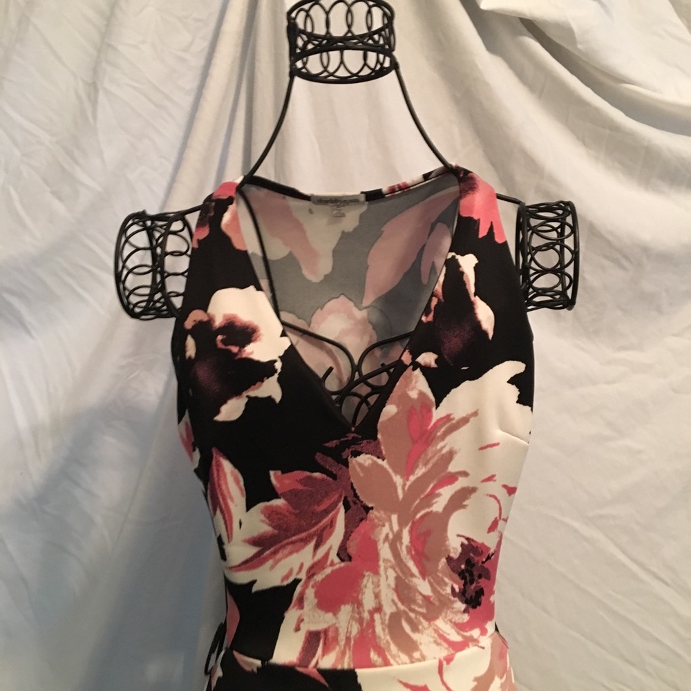 Floral Dress by Charlotte Russe - Picture 2 of 5